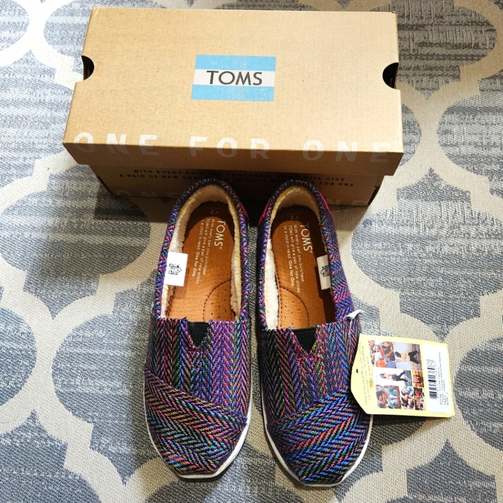 Toms Light Grey Herringbone / Faux Shearling Youth Size 2